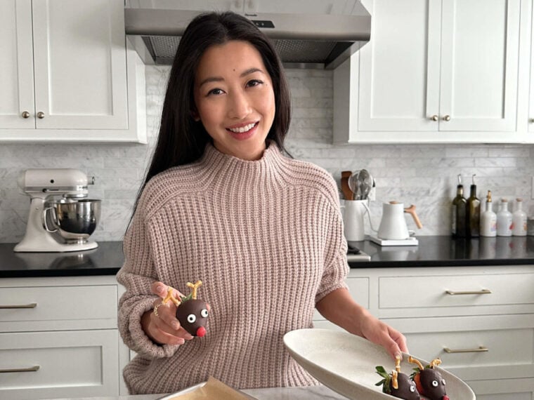 chocolate covered strawberries for christmas holiday party