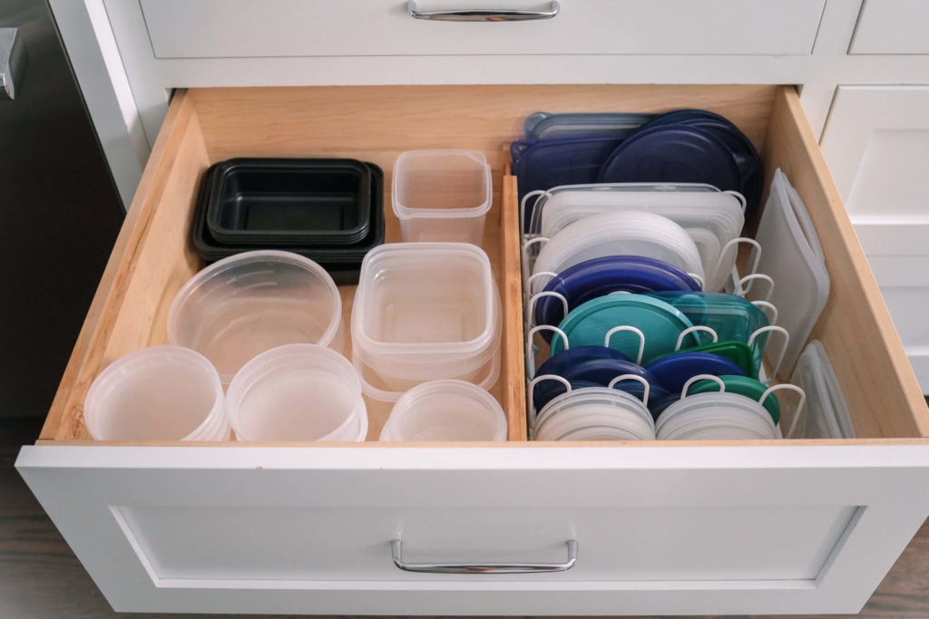 how to organize Tupperware